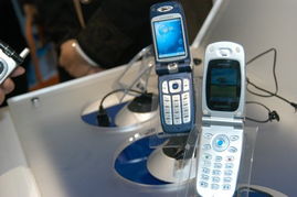 2004年通信展 华为展示创新手机与通讯技术开发成果